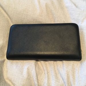 Tory Burch Bags - Tory Burch wallet Tory Burch Bags - Tory Burch wallet
